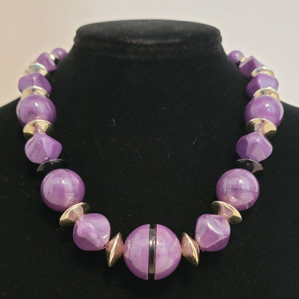 Vintage Purple Marbled Bead Statement Necklace Black Gold Tone 18”